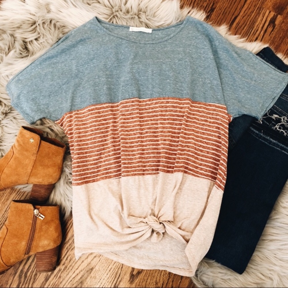 $10 CLOSET SALE❗️Color Block Striped Knot Tee